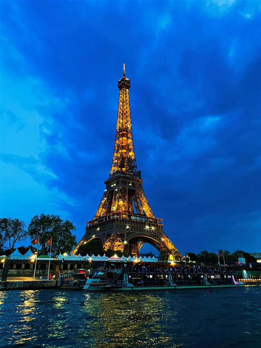 Sparkling Night in Paris - Luca Gallego, Pembroke, MA - 3rd Place Photography - Grade 7-12